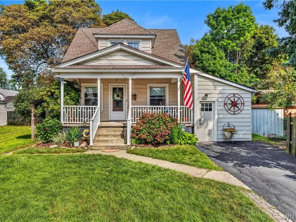4017 Washington St, Niagara Falls, NY 14305