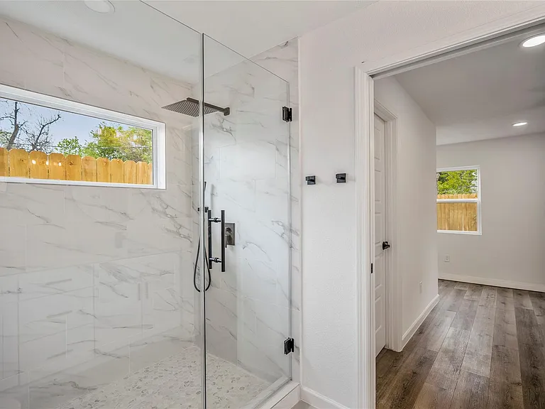 3923 Alsace St — Photo 8