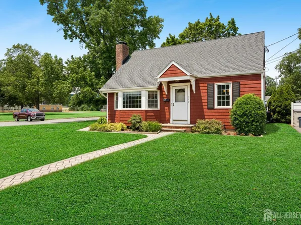 319 Edgeworth St, Middlesex, NJ 08846