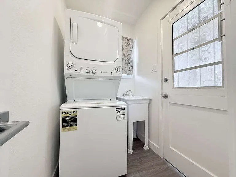 6509 State St — Photo 15