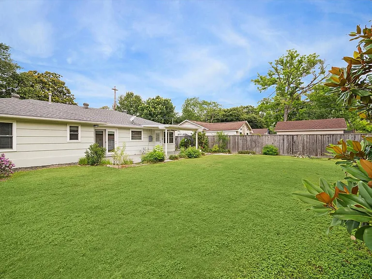 1124 Springrock Ln — Photo 12