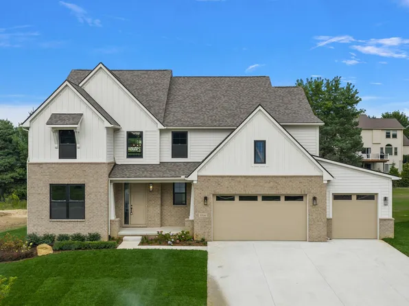 3316 Waldon Ridge Dr, Lake Orion, MI 48359