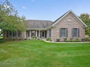 2 N Daniels Dr, Batavia, IL 60510