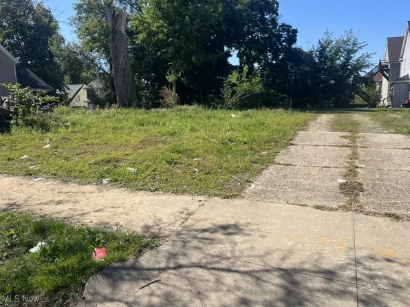 478 Sumner St, Akron, OH 44304