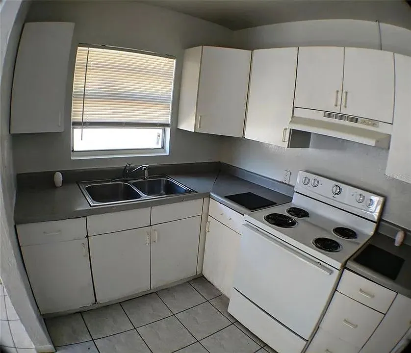 2 bed, 1.0 bath, 1220 sqft, $1,450 — Photo 3