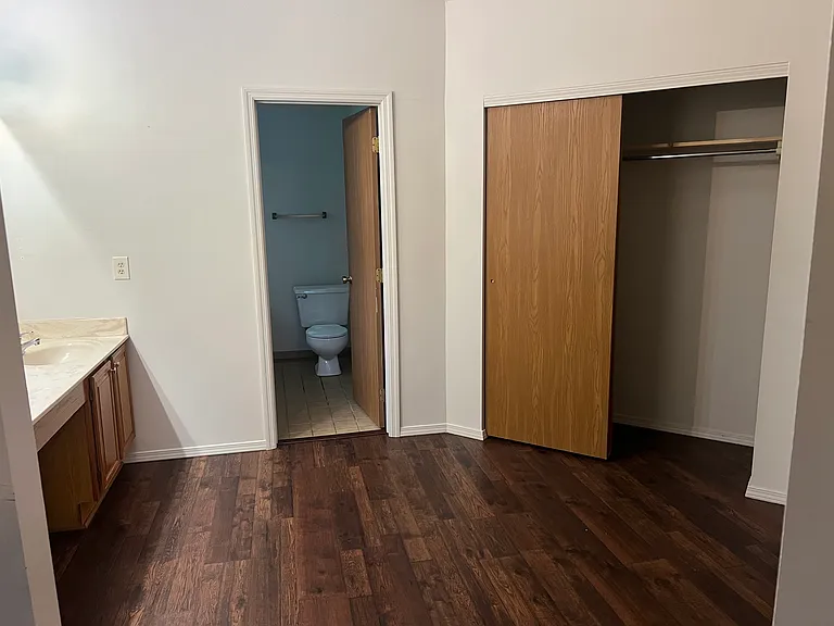 2401 Bentree Ct — Photo 6