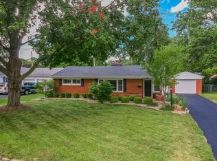 1920 Garling Dr, Bloomington, IL
