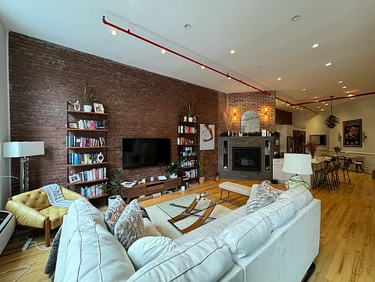 Rented by Oxford Property Group | media 19