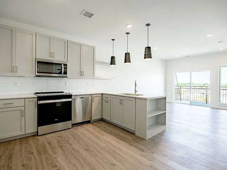 The Earl Apartments 1 Bed 1 Bath 649
