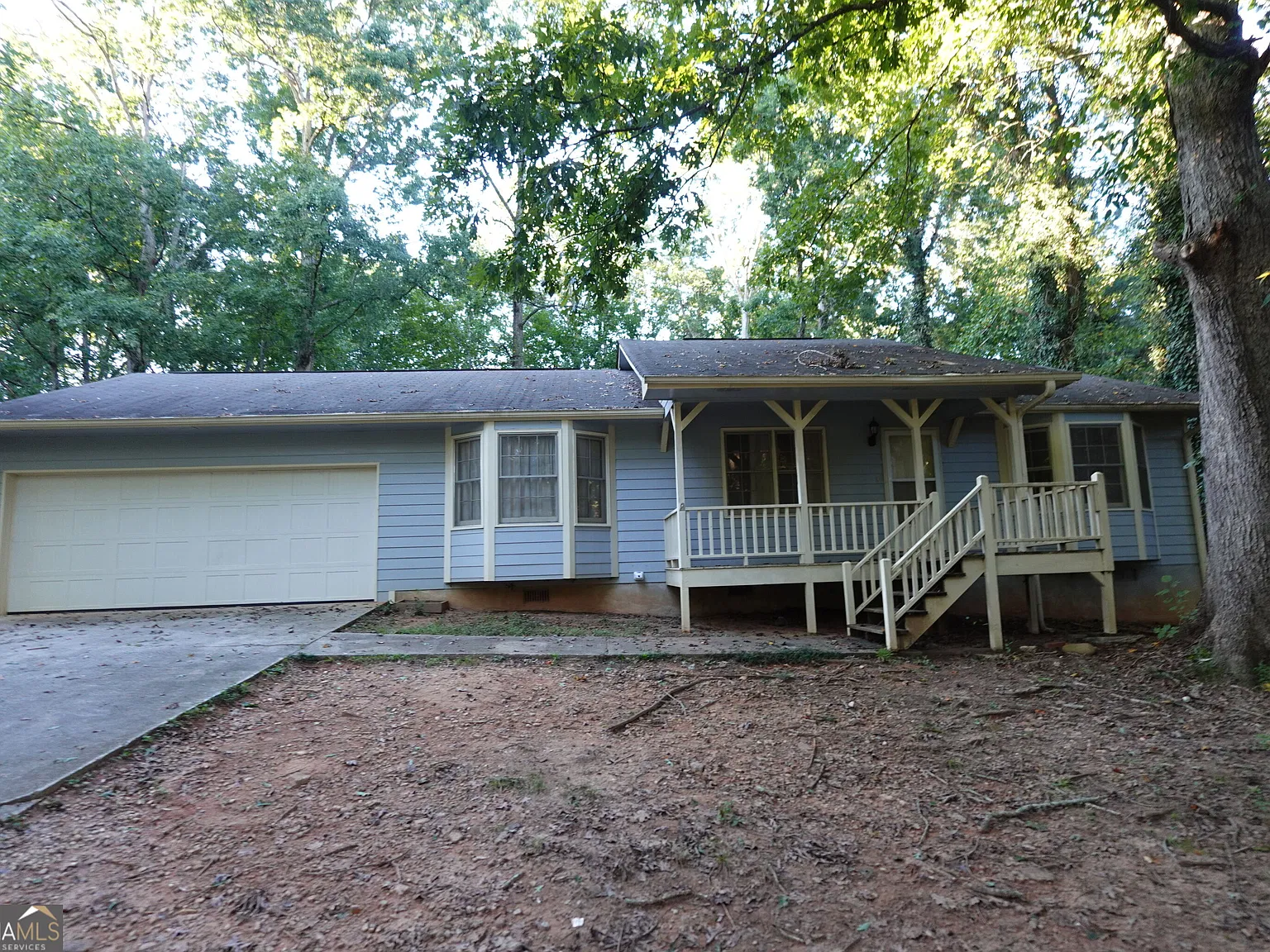 3 bed, 2.0 bath, 1392 sqft, $2,000 — Photo 2