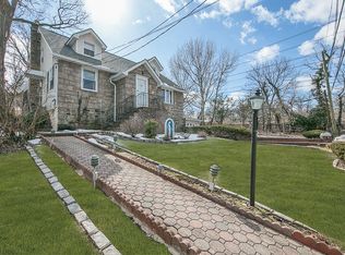 14 Custer Ave, Yonkers, NY 10701