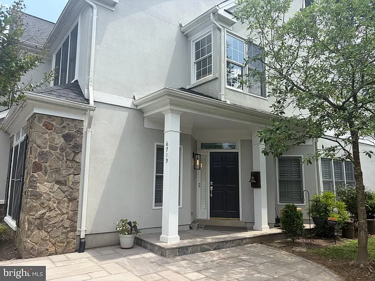 6719 Tennyson Dr — Photo 2