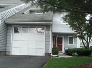 16 Upperbrook Ct, Parlin, NJ 08859