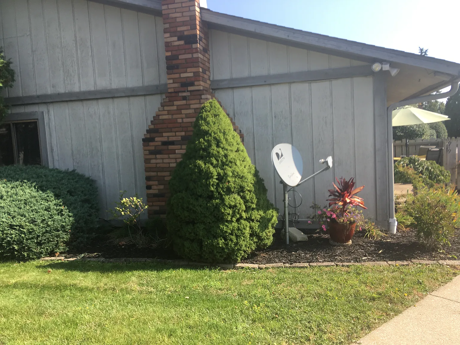 949 Kirkwall Dr photo 1