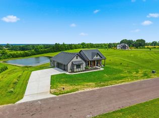 5900 E Nevin Ct, Hartsburg, MO 65039