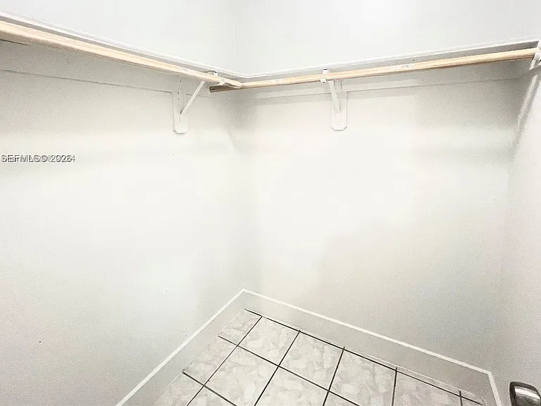 951 SW 7th St #4 — Photo 14