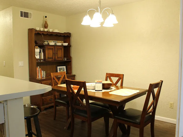 1336 Eastgate Dr — Photo 9