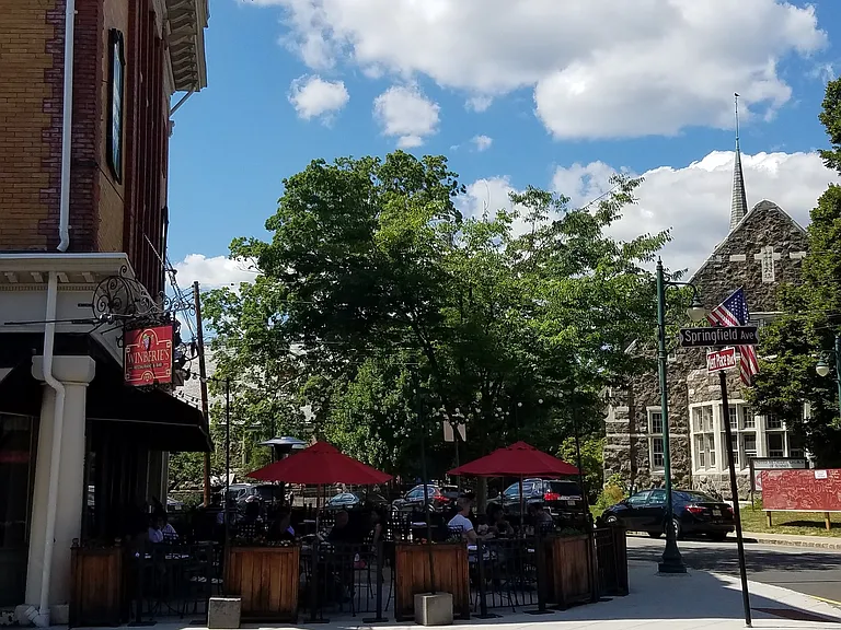 Short Walk to Summit downtown