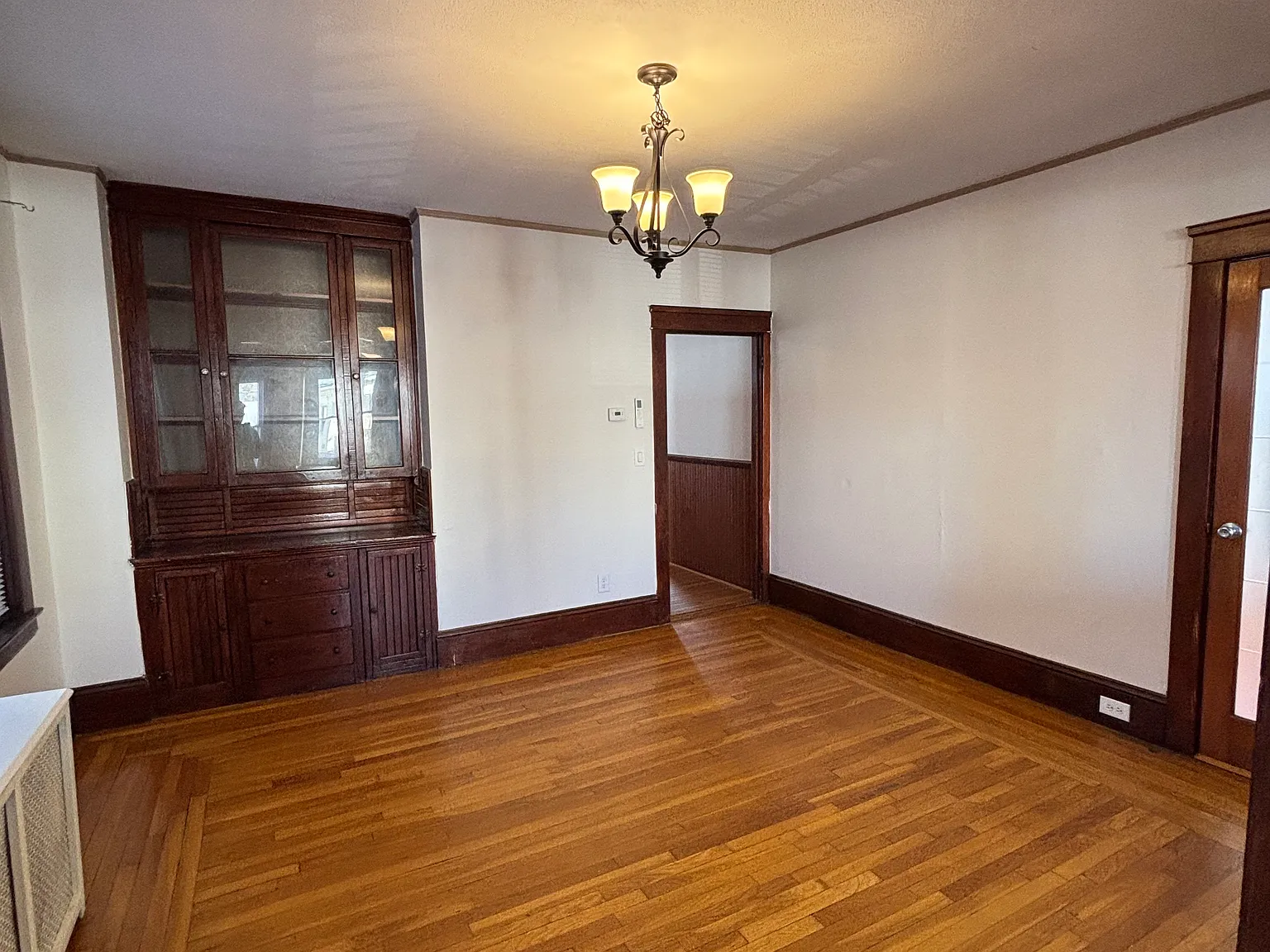 3 bed, 1292 sqft, $2,050 — Photo 4