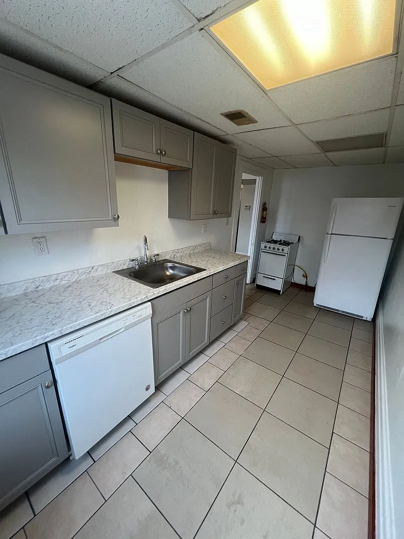 418 Semple St — Photo 3