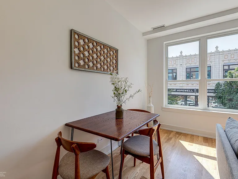 2740 N Spaulding Ave — Photo 30