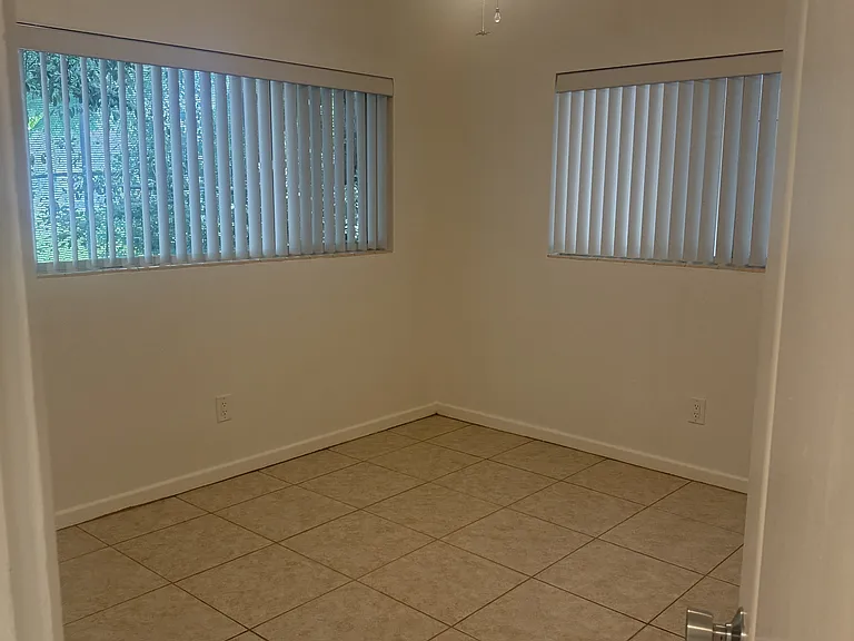 8 E Evans St — Photo 12