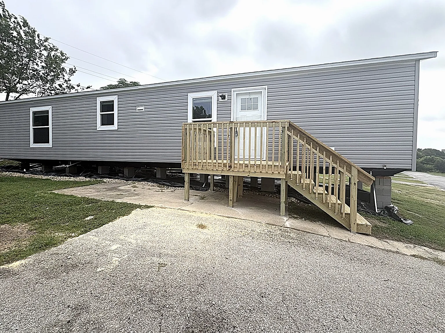 2 bed, 896 sqft, $899 — Photo 2