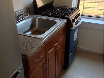 1st image of 921 Washington Ave APT 3E