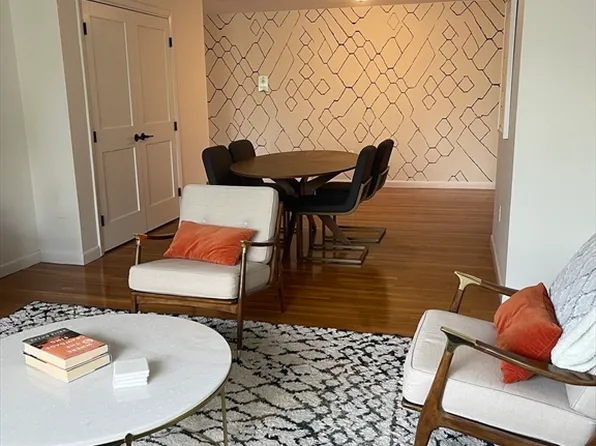 128 Pleasant St APT 305, Arlington, MA 02476