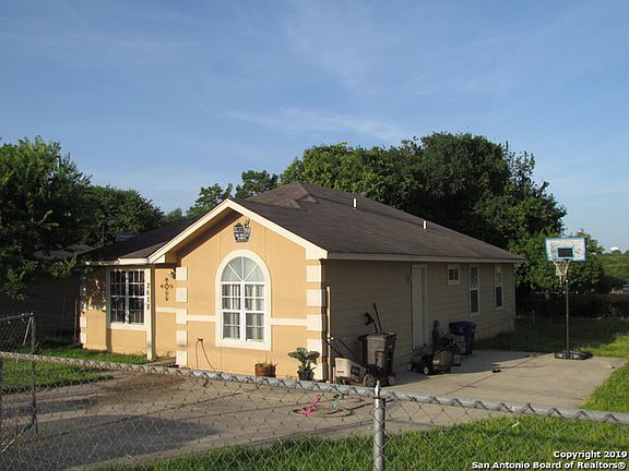 3rd image of 2618 Bermuda Dr