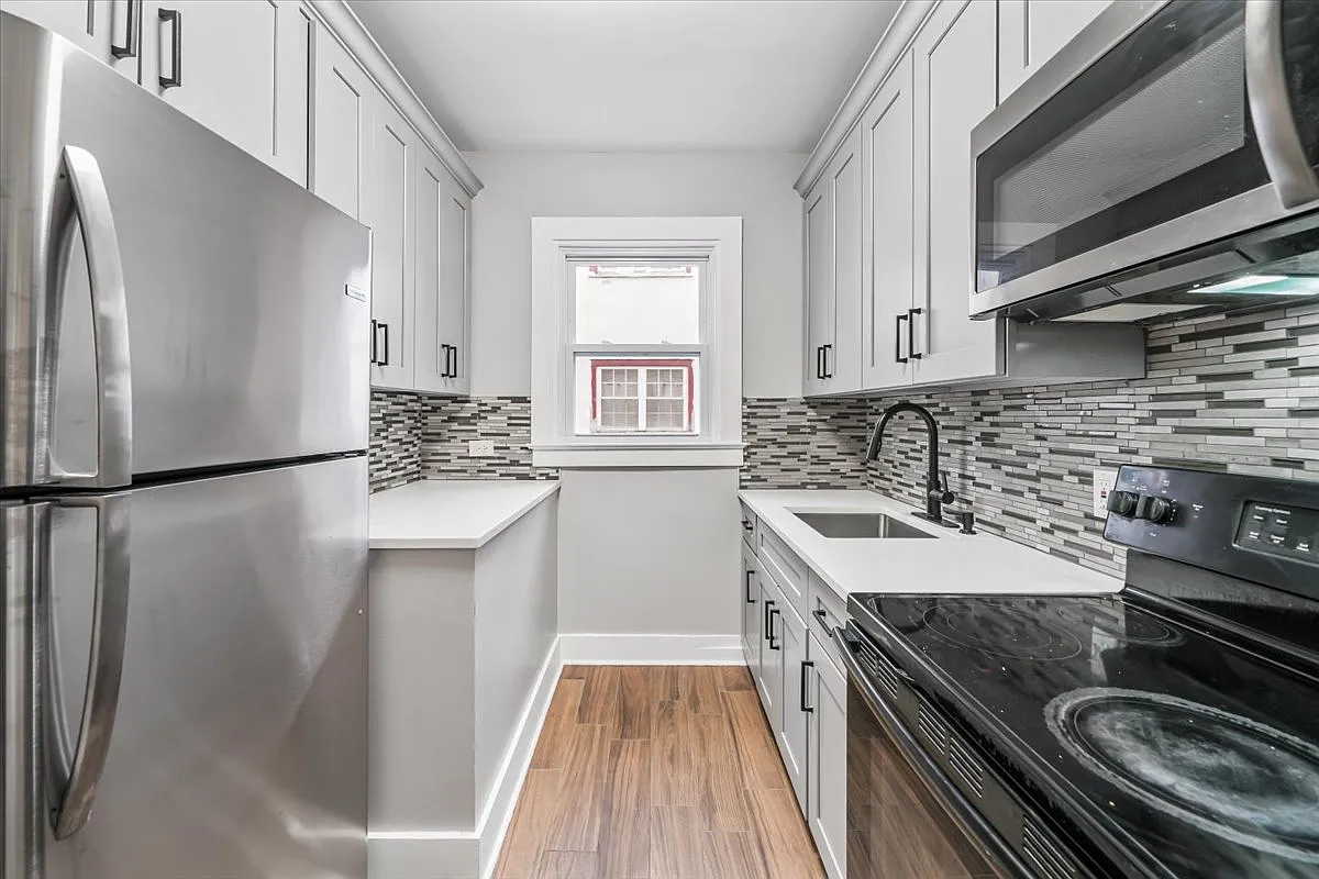 2 bed, 952 sqft, $2,650 — Photo 4