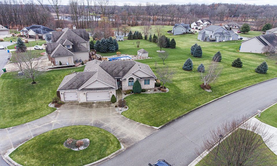 1st image of 50875 Hemingway Ln