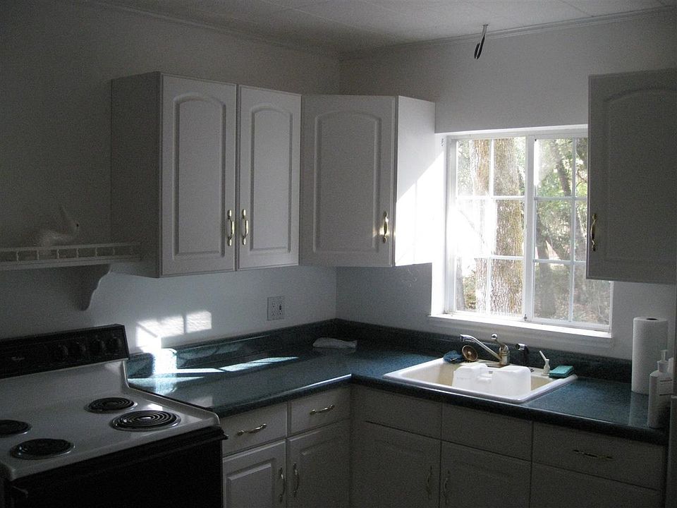 2nd image of 19066 Toyon Rd