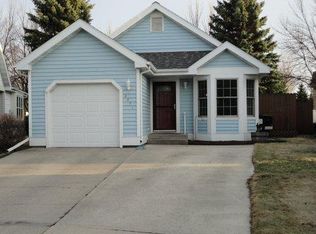 2471 Glen Circle, Grand Forks, ND 58201