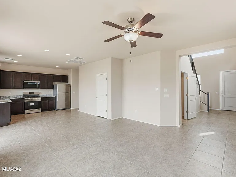 2815 N Fair Oaks Ave — Photo 7