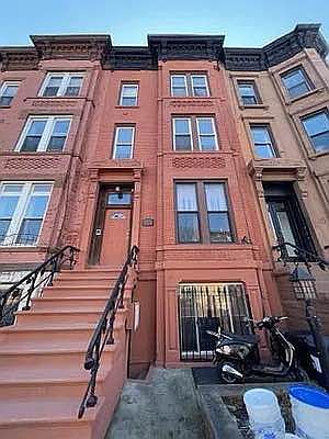 2nd image of 212 Van Buren St #2