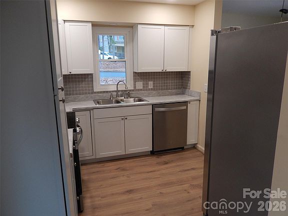 5th image of 547 Brent Rd