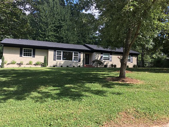 2nd image of 2606 Pine Dr NE