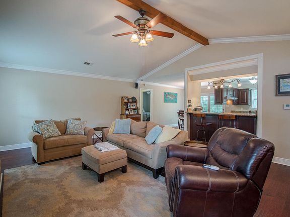 5th image of 25 Oaklawn Dr