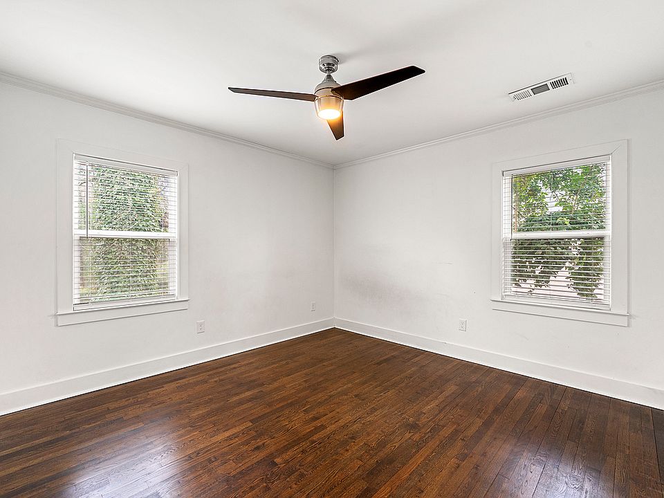 2nd image of 2224 Pinehurst Dr