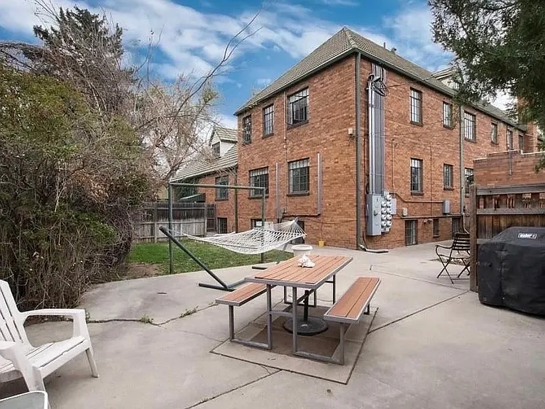 1405 Dexter St — Photo 21