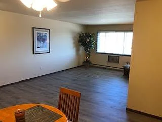 2 bed, 1.5 bath, 900 sqft, $1,250 — Photo 2