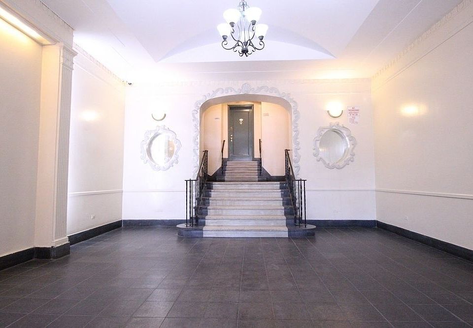 1st image of 4915 Skillman Ave APT 1o