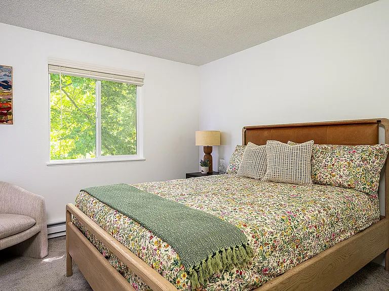 Westwood Green Apartments — Photo 26
