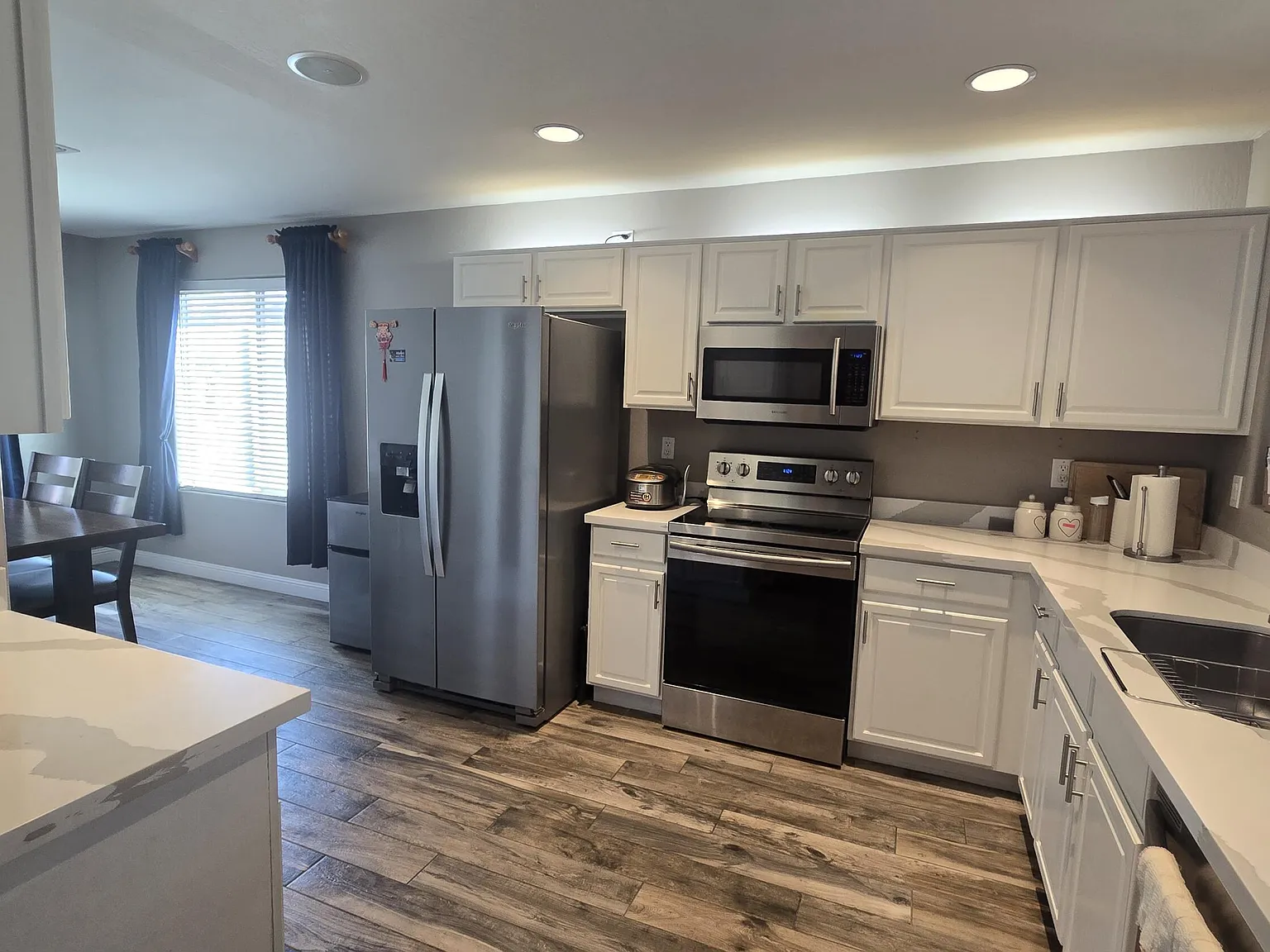 3 bed, 2.0 bath, 1513 sqft, $2,295 — Photo 2