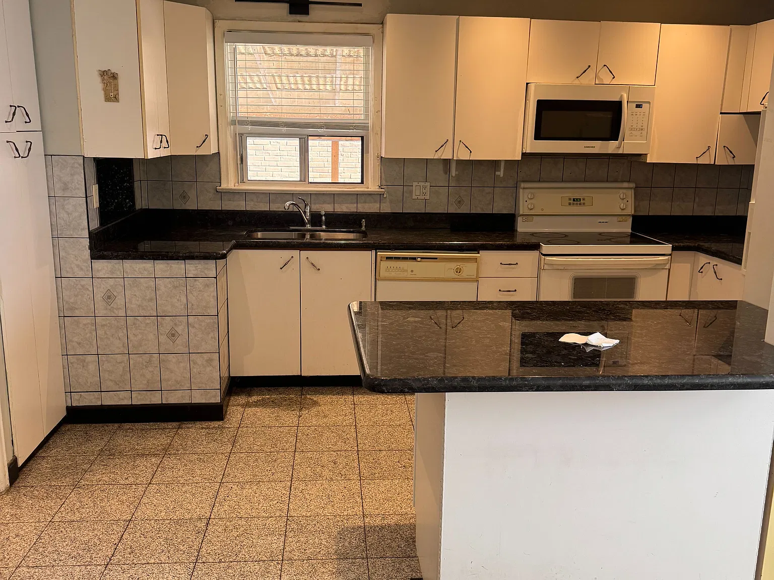 3 bed, $2,650 — Photo 2