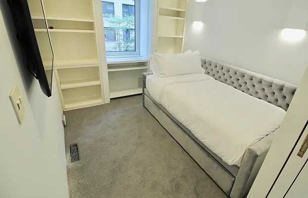 Rented by One New York Realty Inc | media 14