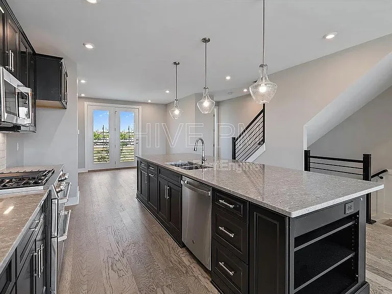 7234 Otley Dr — Photo 7
