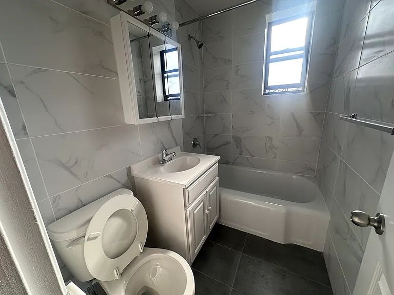61-88 Dry Harbor Rd #1F — Photo 6