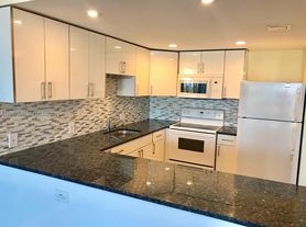 13155 Ixora Ct
